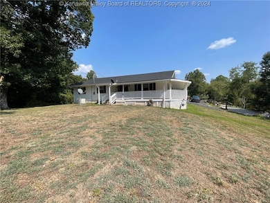 545 Twistabout Rd, Procious, WV 25164 - photo 3