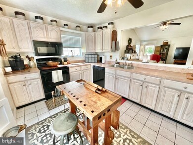 233 Miller Dr, Strasburg, VA 22657 - photo 5