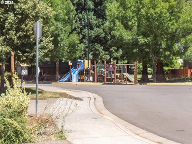 13869 SE Falcon Ct, Clackamas, OR 97015 - photo 4