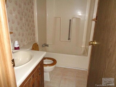 4195 Rabbit Crossing Ln, Conover, NC 28613 - photo 5