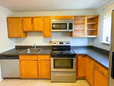 170 E Hadley Rd unit 115, Amherst, MA 01002 - photo 3