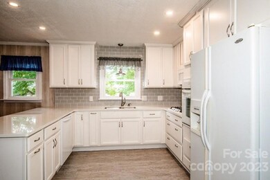 504 N Bost St, Statesville, NC 28677 - photo 3