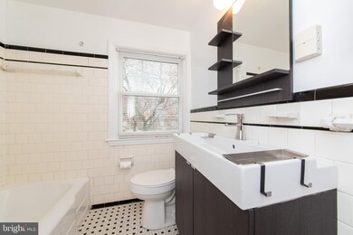 6512 Loch Hill Rd, Baltimore, MD 21239 - photo 5