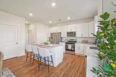 237 Artist Ave, Johnson City, TN 37615 - photo 4