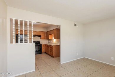 1146 E Hatcher Rd unit C, Phoenix, AZ 85020 - photo 5