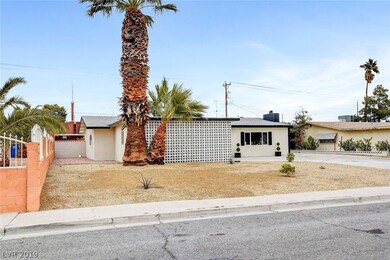 1718 Golden Arrow Dr, Las Vegas, NV 89169 - photo 2
