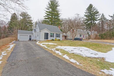 9 Rita Ln, Albany, NY 12211 - photo 3