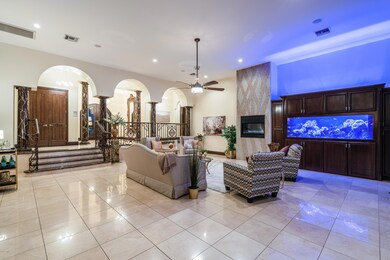 008_Family Room