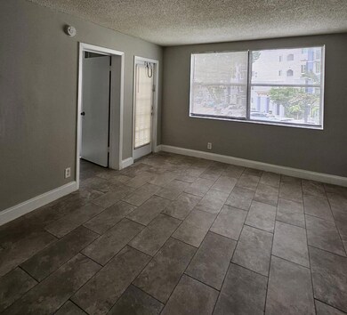 700 Executive Center Dr unit 23, West Palm Beach, FL 33401 - photo 4