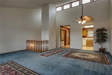 49 Davis Cir, Bella Vista, AR 72715 - photo 2