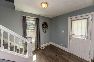 2403 E 33rd St, Lorain, OH 44055 - photo 4
