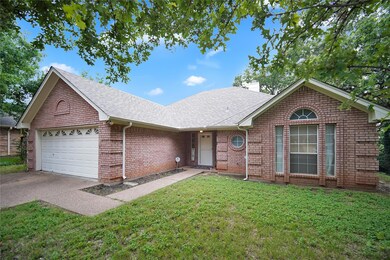 205 Camelot Dr, Weatherford, TX 76086 - photo 2