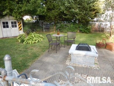 1738 W 54th St, Davenport, IA 52806 - photo 4