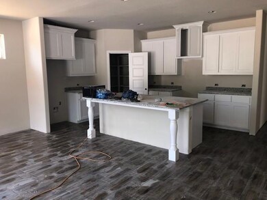 405 Carlisle Dr, Weatherford, TX 76085 - photo 2