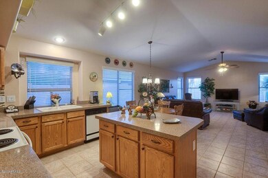 20 Kitchen & Family Room