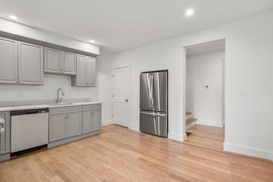 6 Clinton St unit 10, Newton, MA 02458 - photo 6