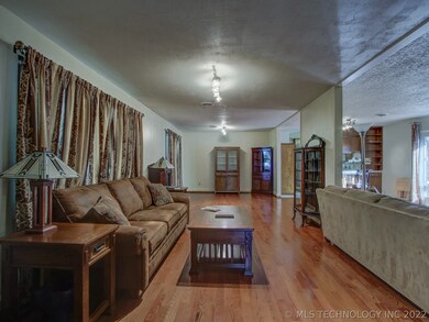 713 Brentwood Dr, Tahlequah, OK 74464 - photo 4