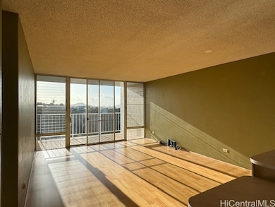 Colonnade on the Greens unit 1004, Aiea, HI 96701 - photo 3