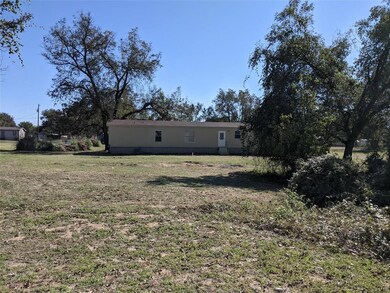 7150 Comanche Trail, Weatherford, TX 76087 - photo 4