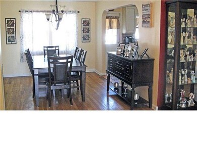 25 Daffodil Ave, Franklin Square, NY 11010 - photo 5