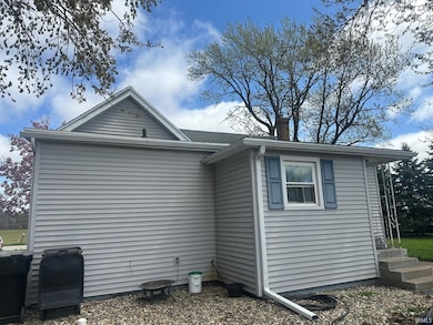 56763 Tulip Rd, New Carlisle, IN 46552 - photo 4