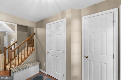 9258 Maxwell Ct, Laurel, MD 20723 - photo 5