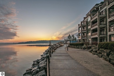 2035 N Us-31 unit 303, Traverse City, MI 49686 - photo 2