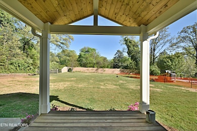 8405 S Northshore