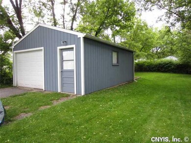 Garage Garage with room for your car, new door and