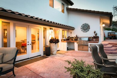 562 Valley View Way-005-45-Twilight Exte