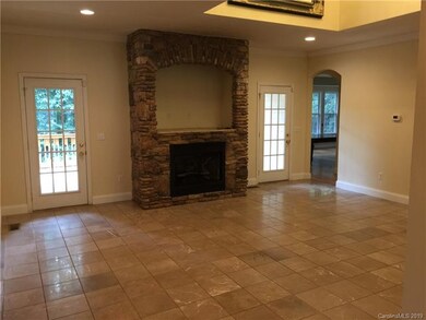 24 Fieldcrest Cir, Asheville, NC 28806 - photo 4