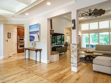 005-1280x960-foyer