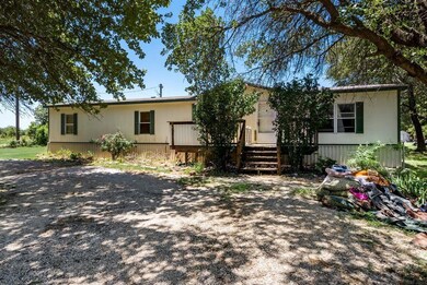 157 Lowrey Cir, Springtown, TX 76082 - photo 5