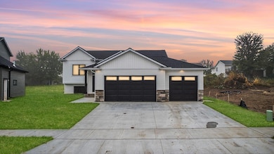 6119 Cody Ln, Rochester, MN 55901 - photo 3