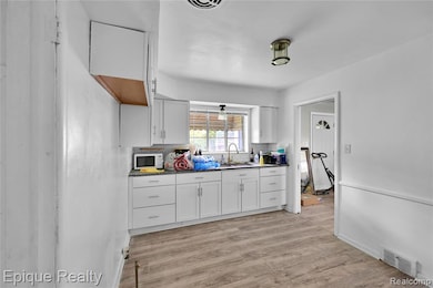 16540 Evergreen Rd, Detroit, MI 48219 - photo 7