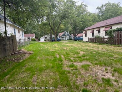 524 N Deerfield Ave, Lansing, MI 48917 - photo 7