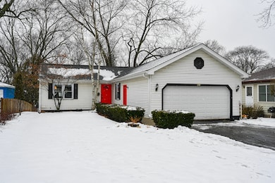 422 Byron Ct, Wheaton, IL 60187 - photo 2