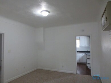 Dining Room (Into Kitchen)
