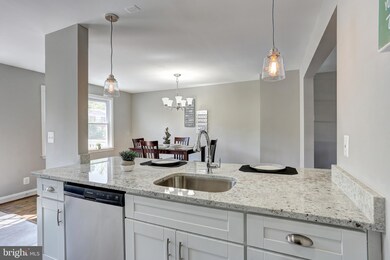 5519 Medwick Garth S, Catonsville, MD 21228 - photo 6