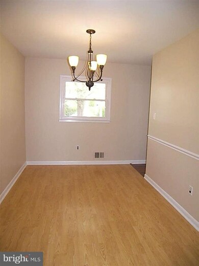 123 Lambert Dr, Manassas Park, VA 20111 - photo 6