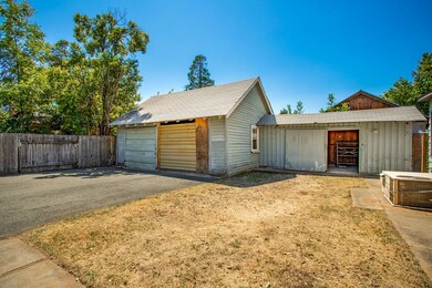 5 Front Garage