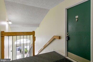 15633 Horseshoe Ln unit 633, Woodbridge, VA 22191 - photo 2