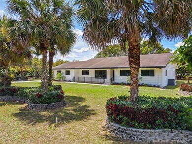 RENOVATED 3/2/2 WITH NEW LANDSCAPING ON 2.5 ACRES 