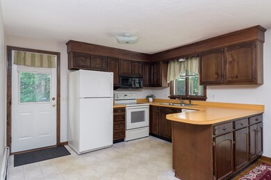 35 Juniper Ln, Rutland, MA 01543 - photo 2