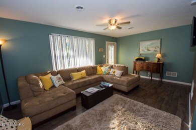 61246 Lenawee Cass Living room (4)