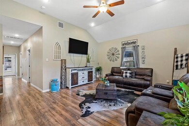 302 Olive St, Cleburne, TX 76031 - photo 4