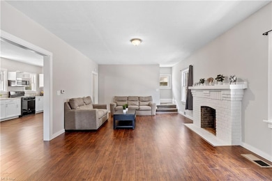 1161 Wallace Ave SE, Massillon, OH 44646 - photo 4