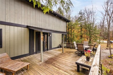 Expansive decks