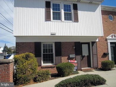 471 W Caracas Ave, Hershey, PA 17033 - photo 4