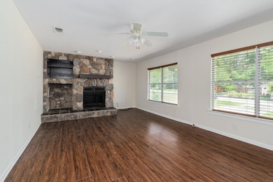 511 Jones St - Living Room with Fireplace